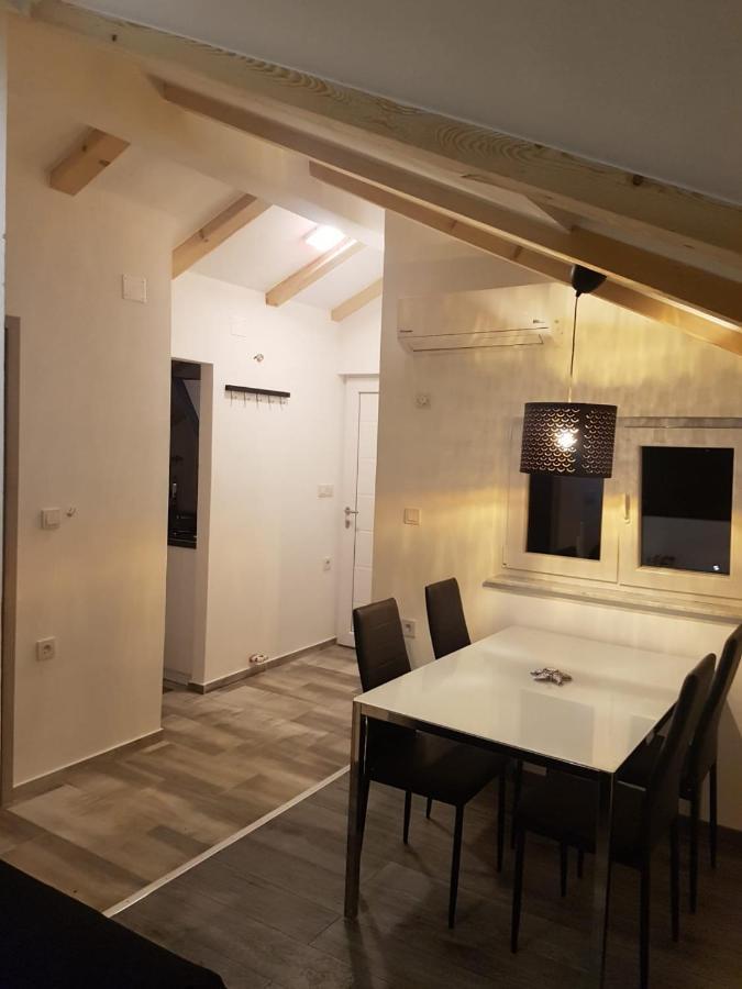 Apartments And Rooms Ivana Крк Экстерьер фото