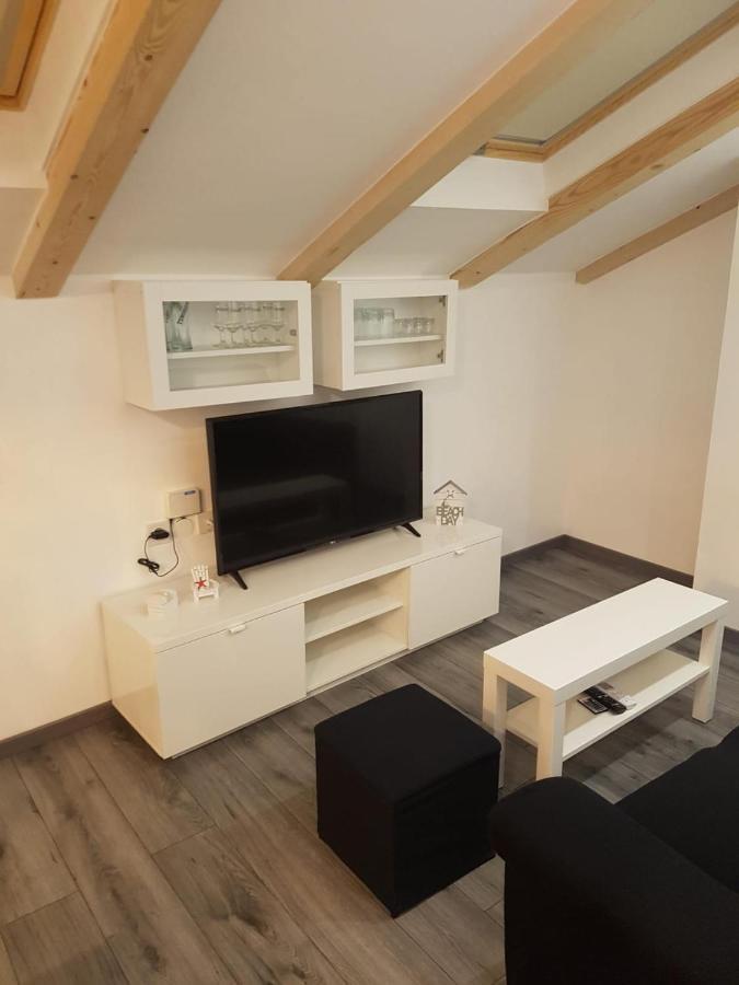Apartments And Rooms Ivana Крк Экстерьер фото